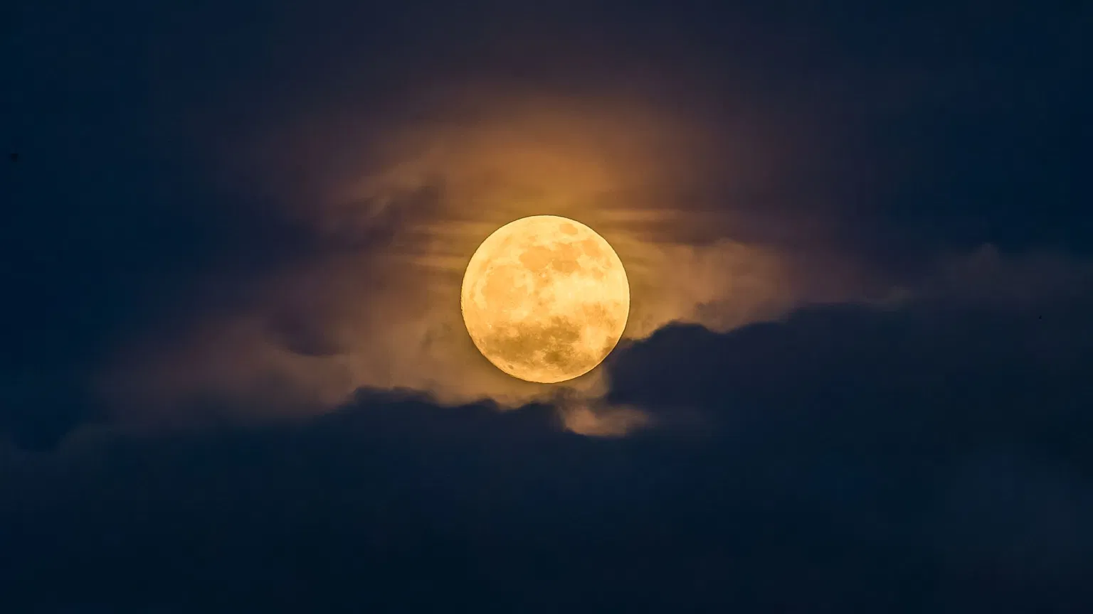 Full Moon May 2026: Flower Moon Date, Time, and Viewing Guide