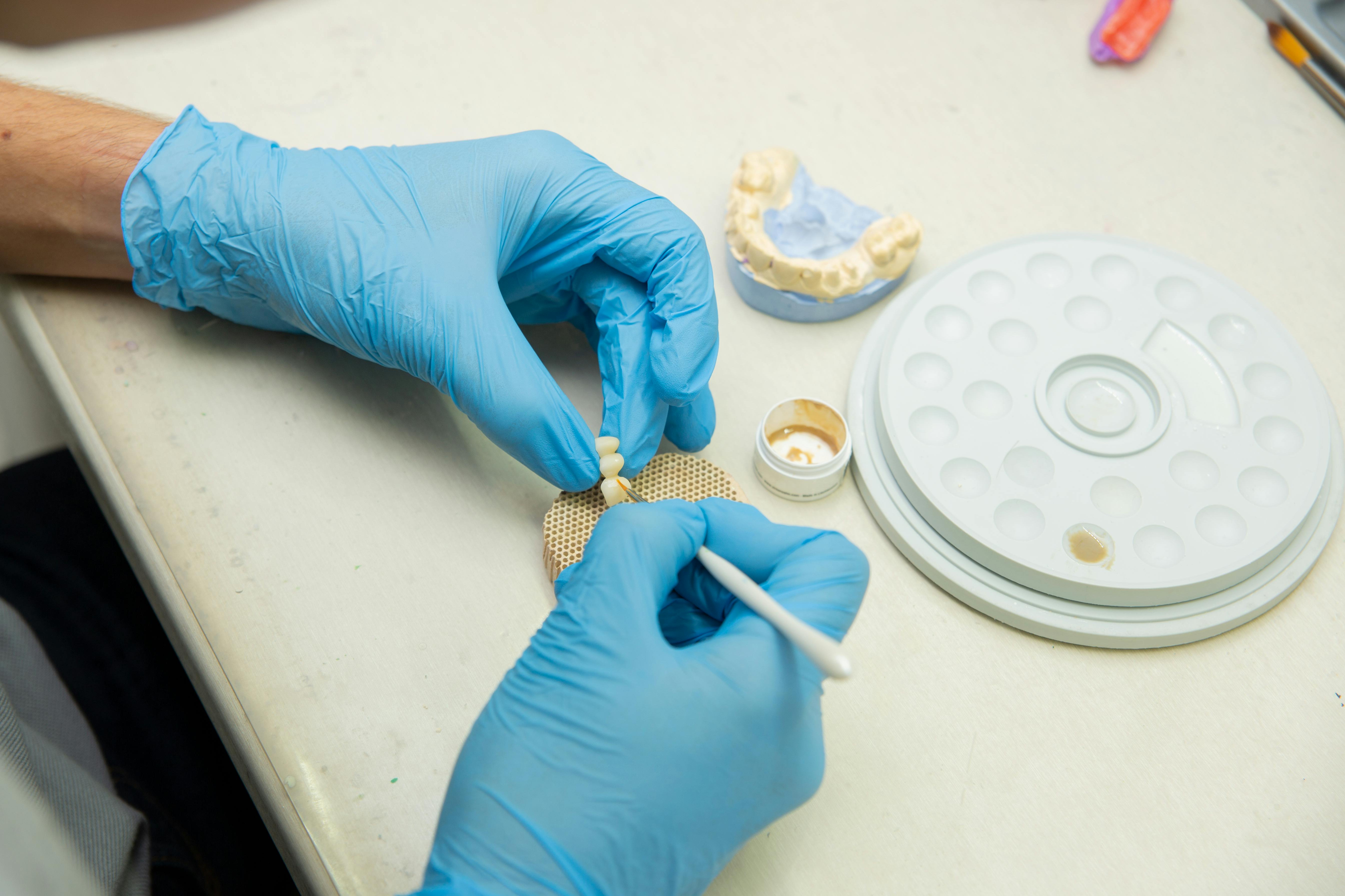 what are dental implants made of_efa6cf16 bde6 484c b613 aa4c25763bb4