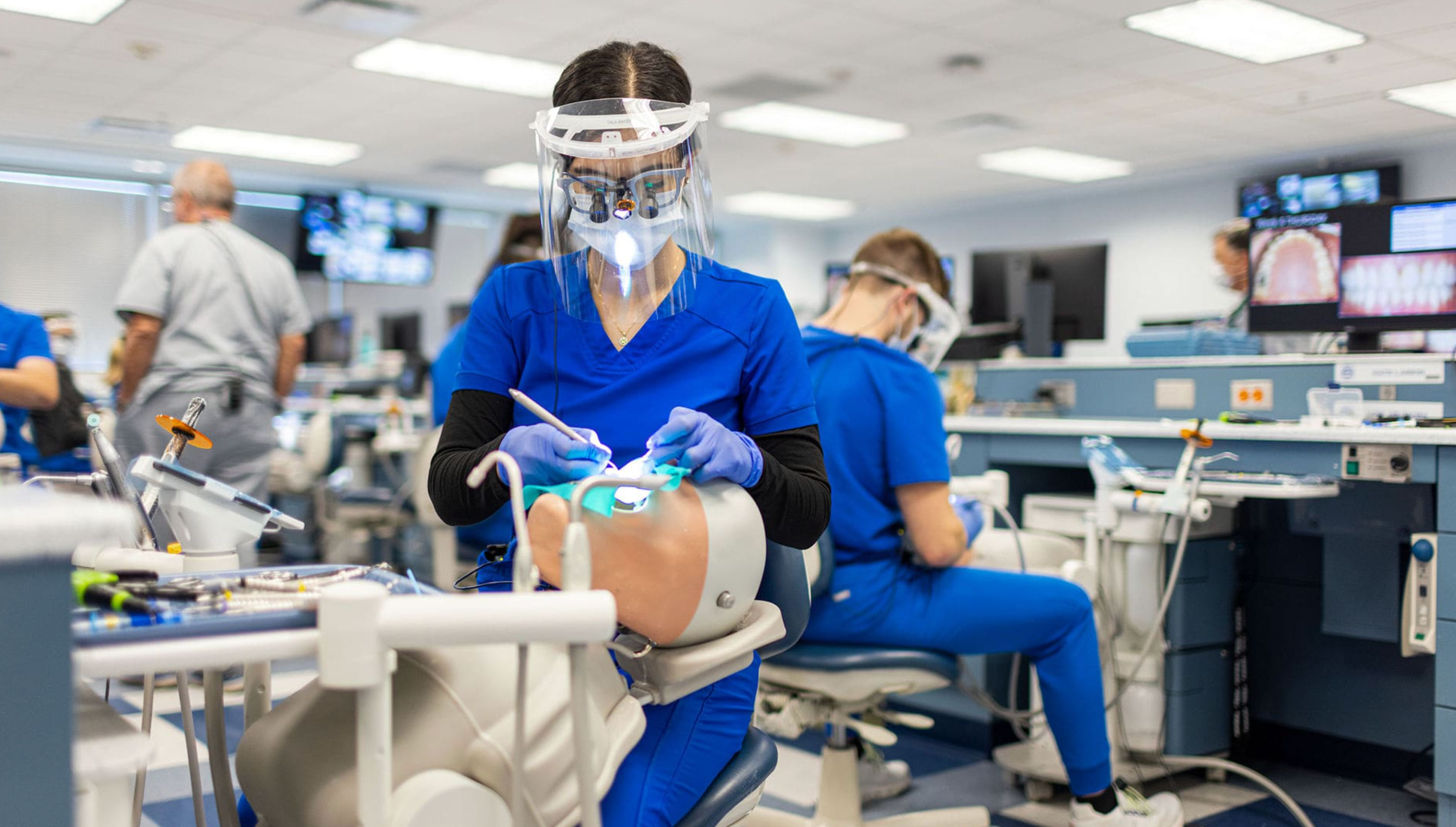 thinking about dental school read this first_5678b69d b55a 453b 8f32 e36fcfbb6b63