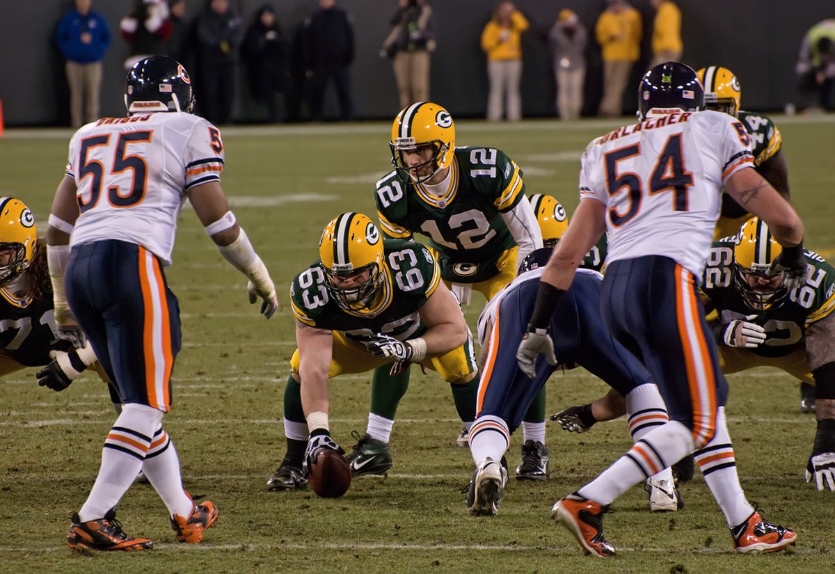 1768148466566_1200px Chicago_Bears_vs_Green_Bay_Packers_4