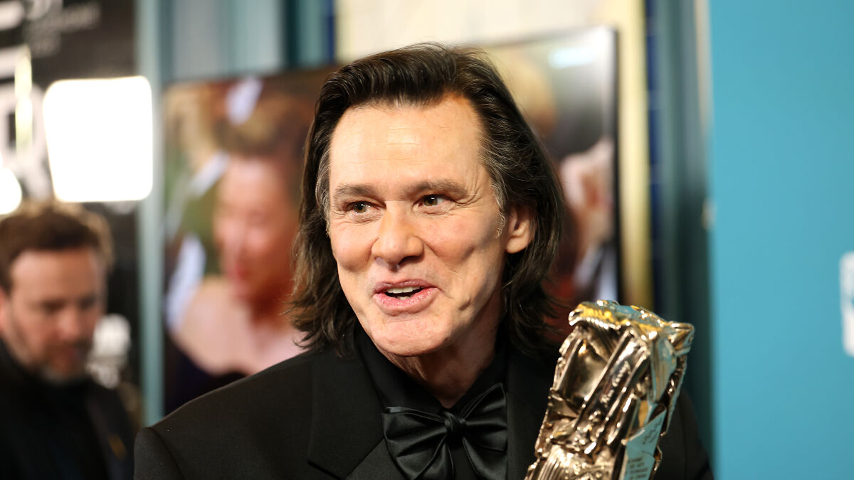 How Celebrity Conspiracy Theories Spread: The Jim Carrey Case Study